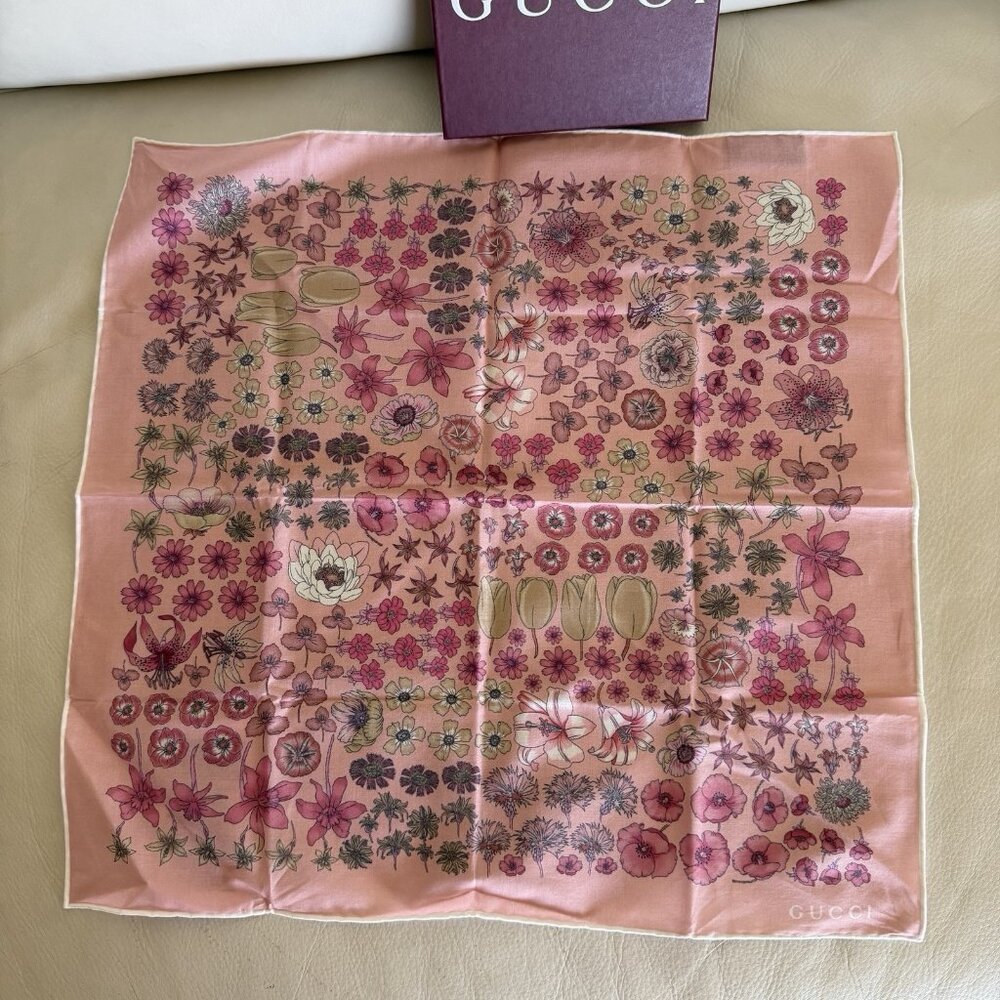 NEW GUCCI Floral Print Cotton Handkerchief Pink Japan Limited - Picture 6 of 8